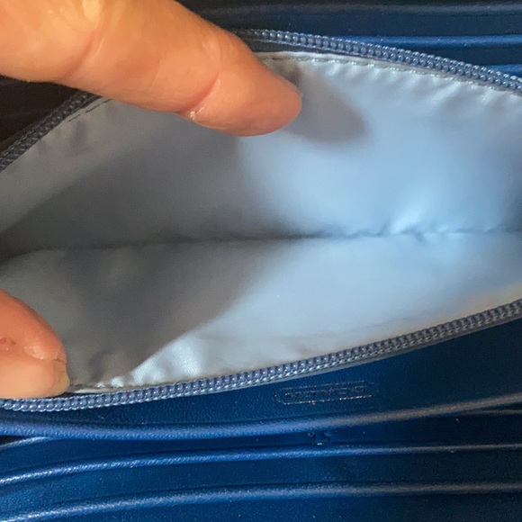 COPY - Women’s patent  leather Coach long zip wallet. - Picture 4 of 7